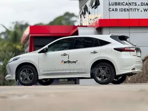 Toyota Harrier 2.0 2019 White