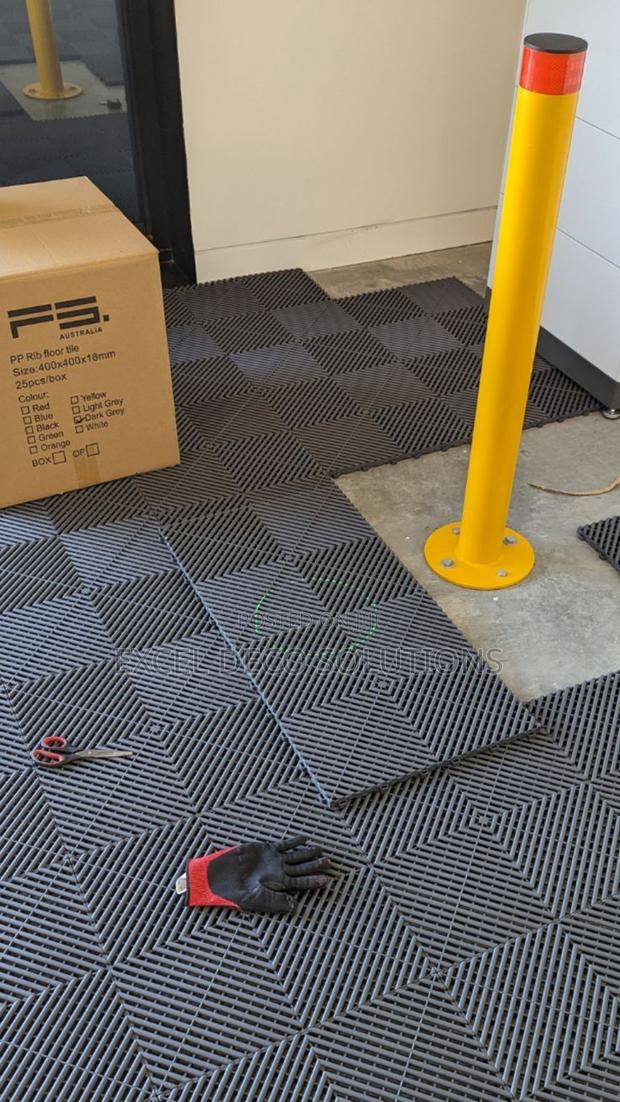 Garage Tiles – Daily Use Durability - main view