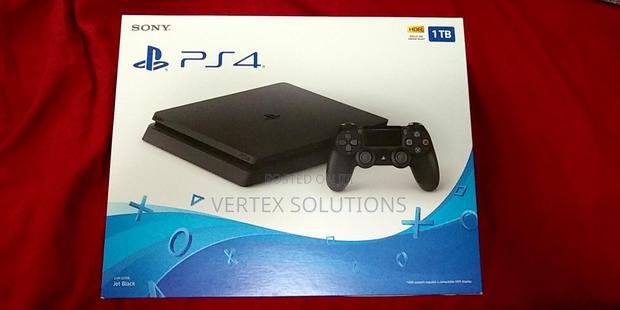 Play Station 4 Slim - main view