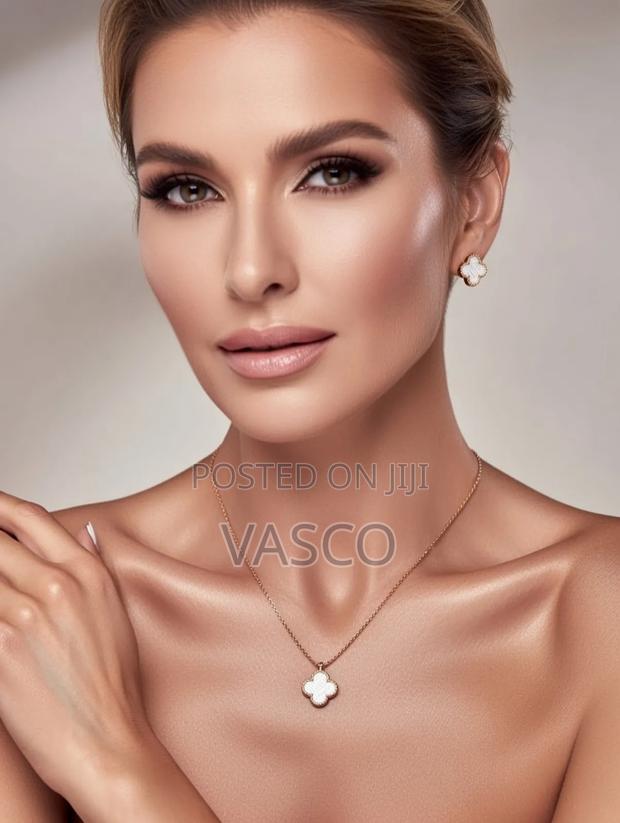 Women's Necklaces - thumbnail 4