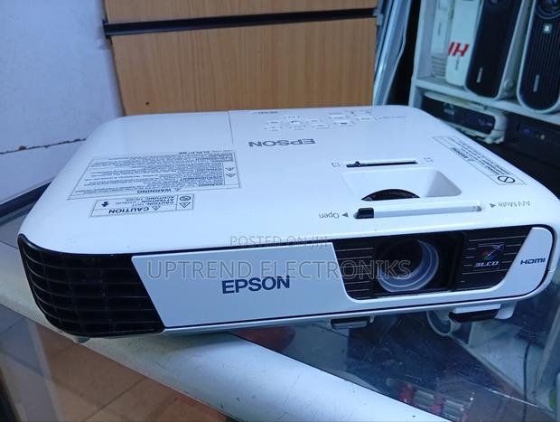 Refurbished Eb-X31 Epson Projector