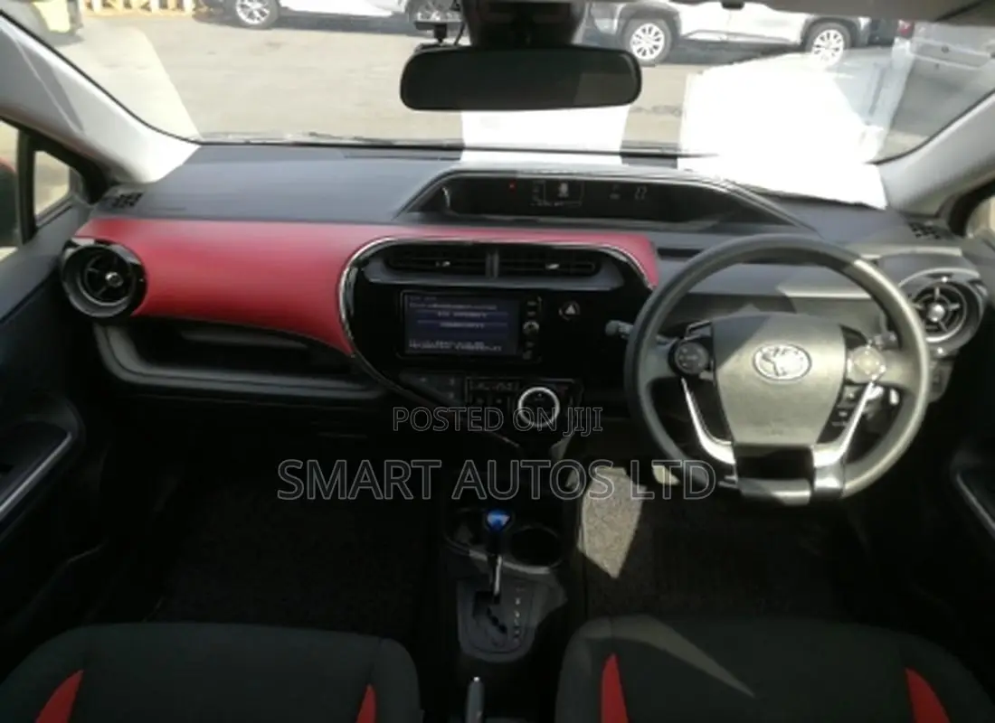 Toyota Aqua 2018 Red