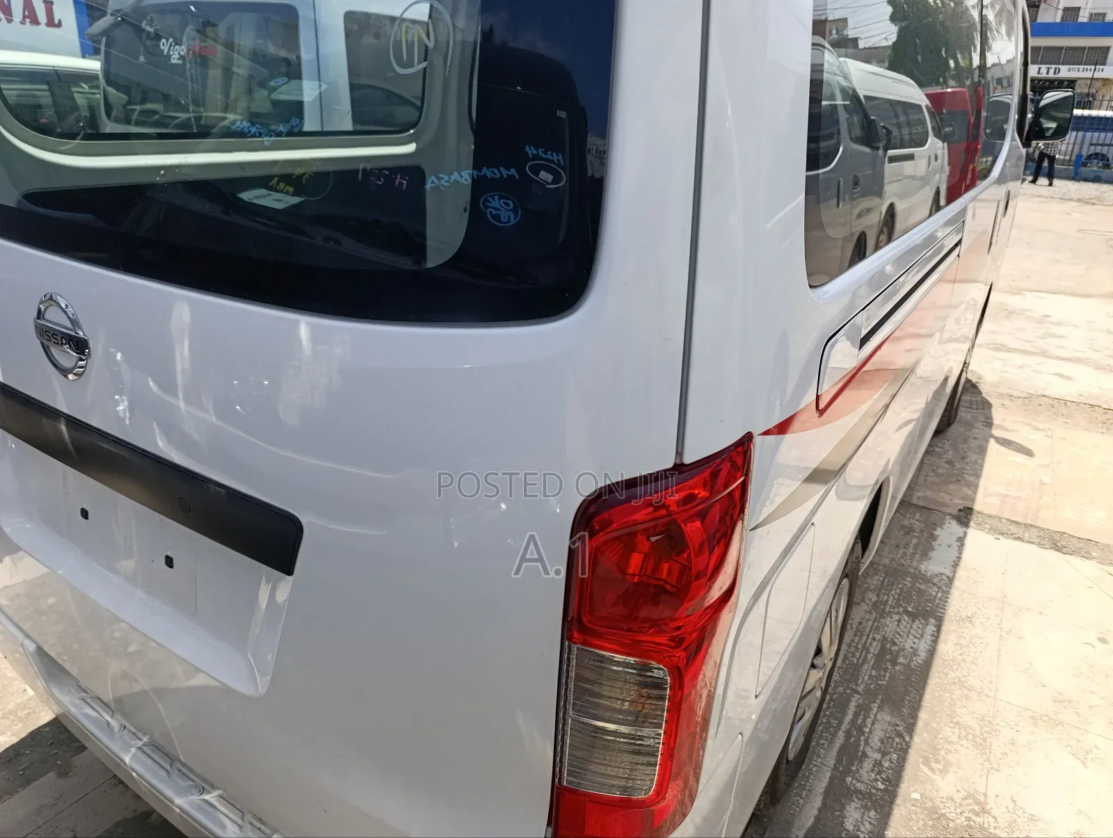 Nissan Caravan (Urvan) 2018 White