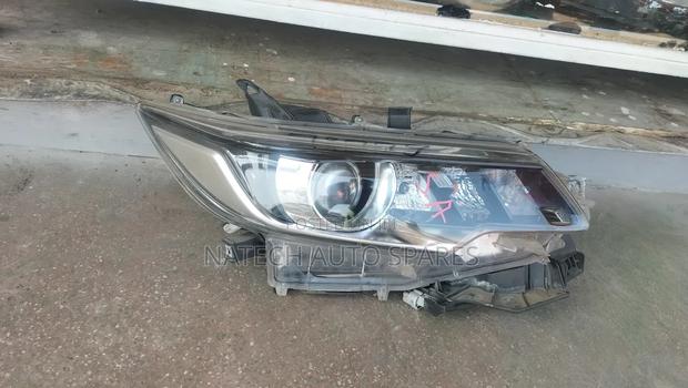 Toyota Premio 2017 Headlight - main view