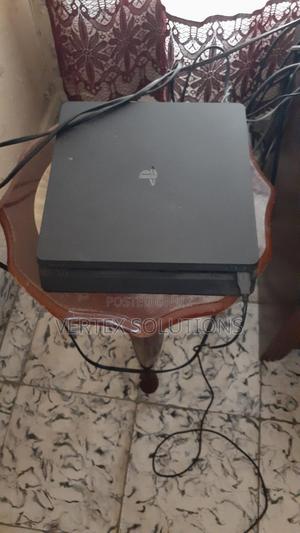 Play Station 4 Slim Chipped - thumbnail 2