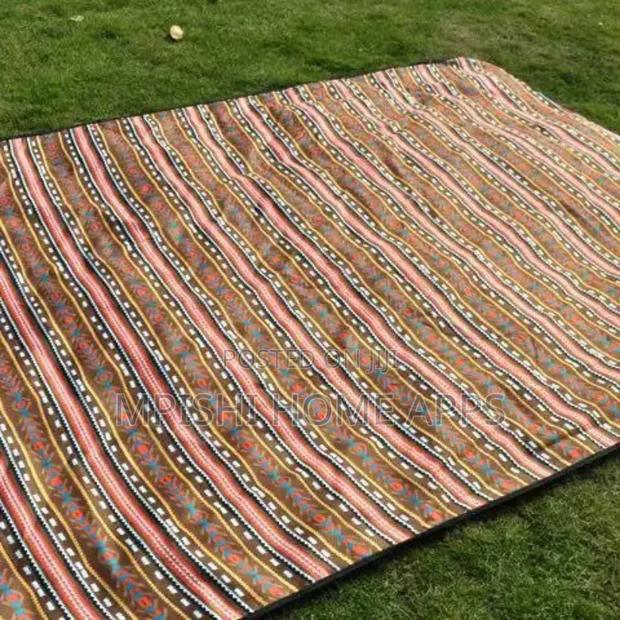 Outdoor Waterproof Picnic Mat - thumbnail 3