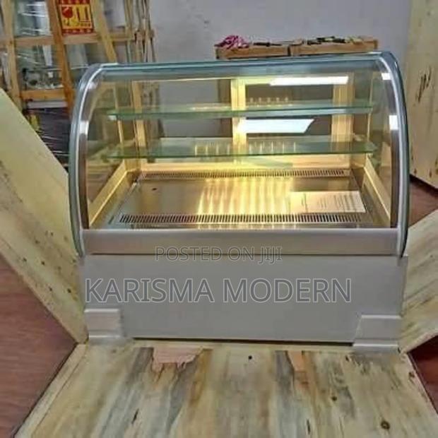 Small Cake Display With Refrigerator - main view