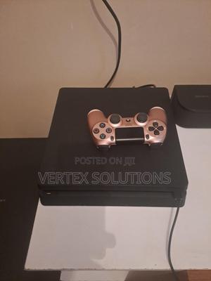 Play Station 4 Slim Chipped - thumbnail 2