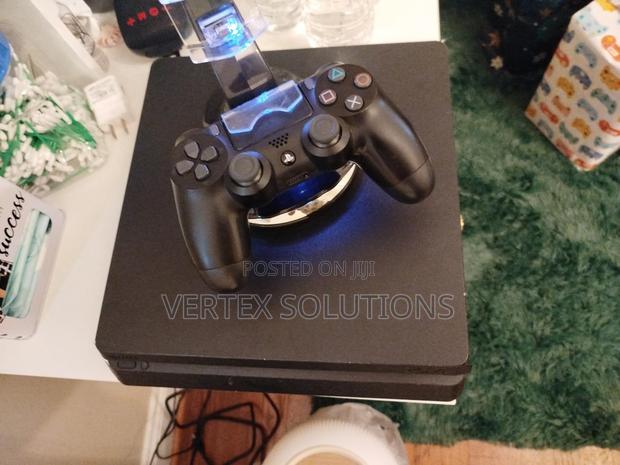 Play Station 4 Slim - main view