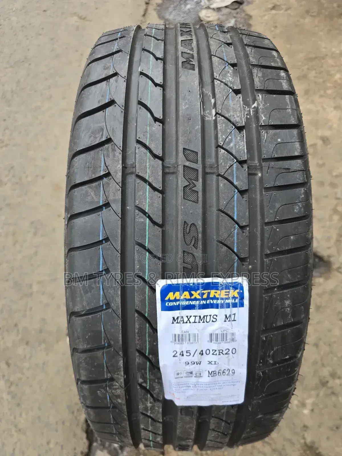 245 /40 R20 Maxtrek Tyres (Maximus).