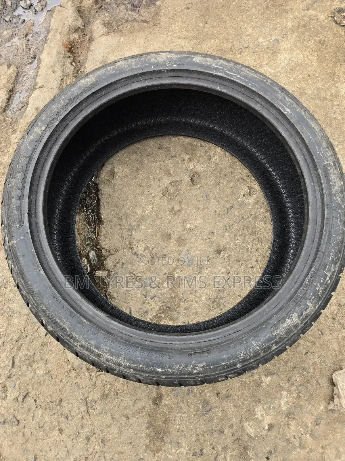 245 /40 R20 Maxtrek Tyres (Maximus).