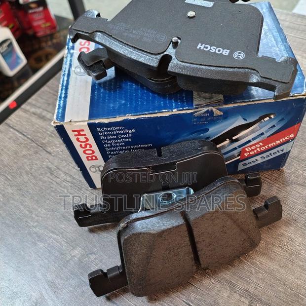 Bosch Front Brake Pads for BMW X3 F25 – Smooth Reliable Stopping