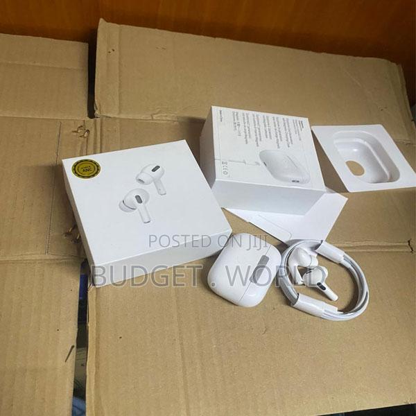 Type-C Pro 2 Bluetooth Headset – Portable Charging Case - main view