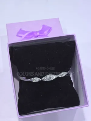 Queen's Touch Bracelet