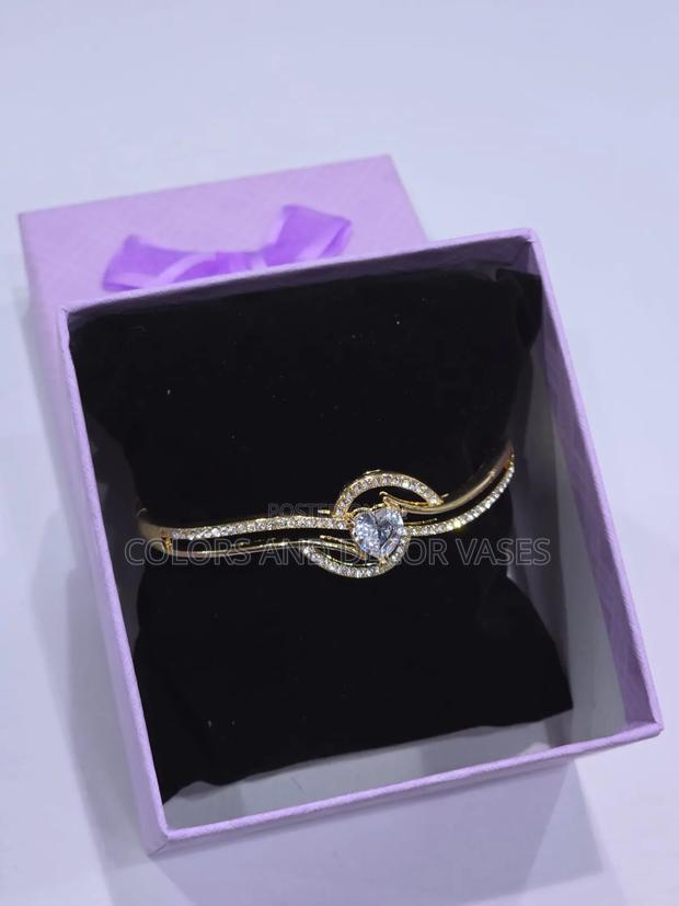 Luxe Shine Bracelet - main view