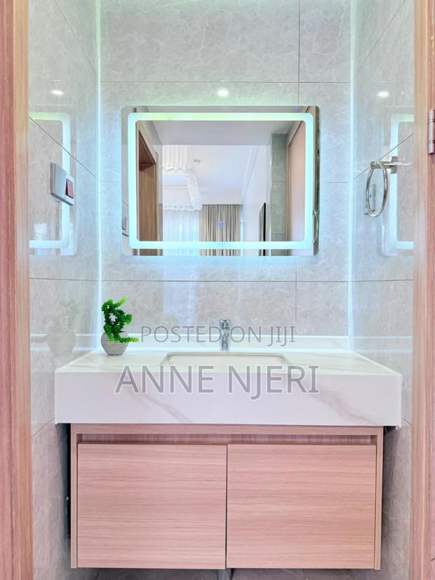 Elegant 3bdrm in Riverside - thumbnail 5