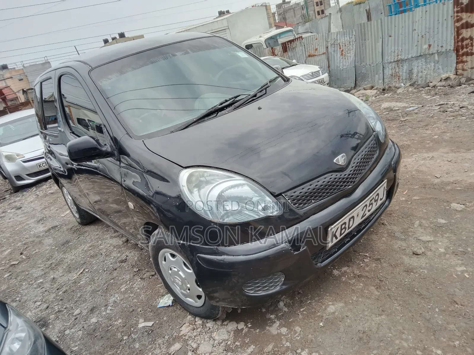 Toyota Fun Cargo 2004 Black