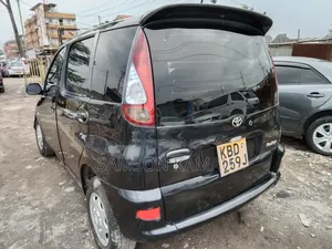 Toyota Fun Cargo 2004 Black