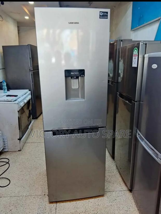 Samsung Bottom Freezer Refrigerator (Good as New) - thumbnail 2