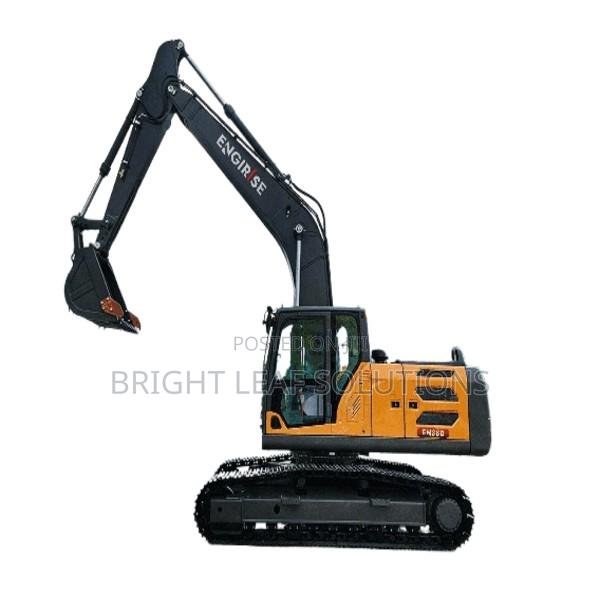 En220 Excavator – Strong Engine, Ready for Work - main view