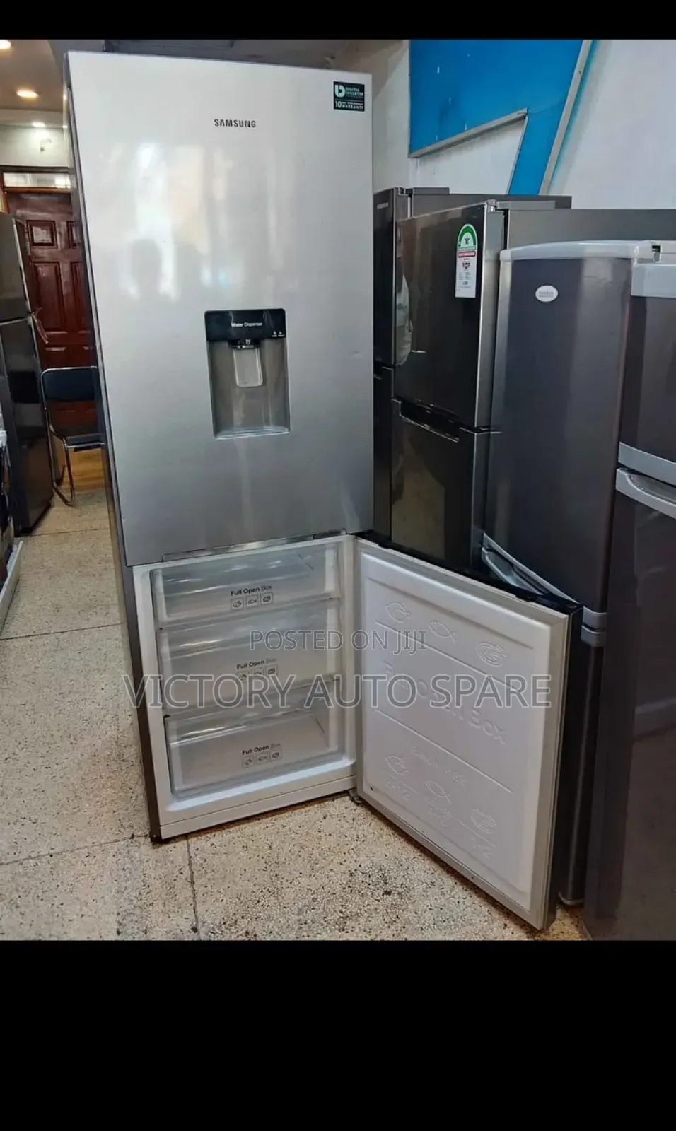 Clean Bottom Freezer Refrigerator ( Samsung )