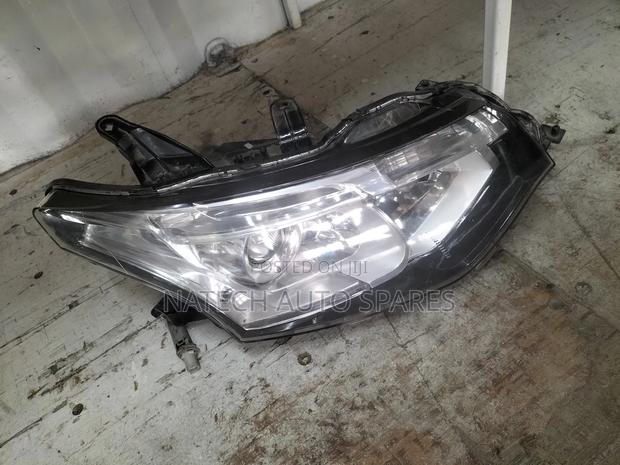 Mitsubishi Outlander 2014 Headlight Zenon - main view