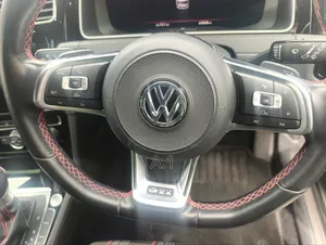 Volkswagen Golf 2019 Pearl