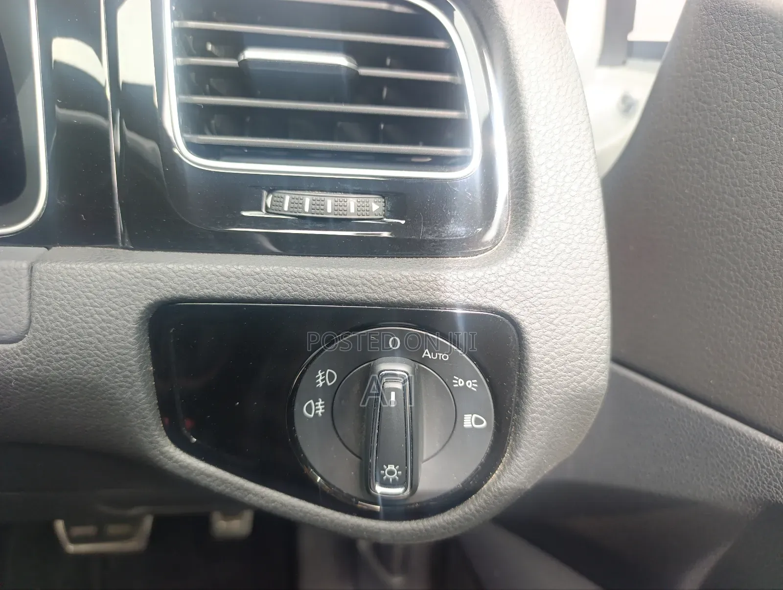 Volkswagen Golf 2019 Pearl