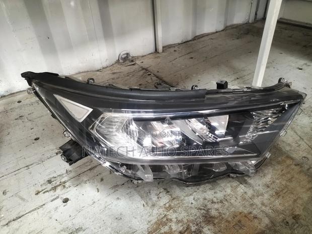 Toyota Rav4 2019 Headlight Inbuilt Zenon - main view