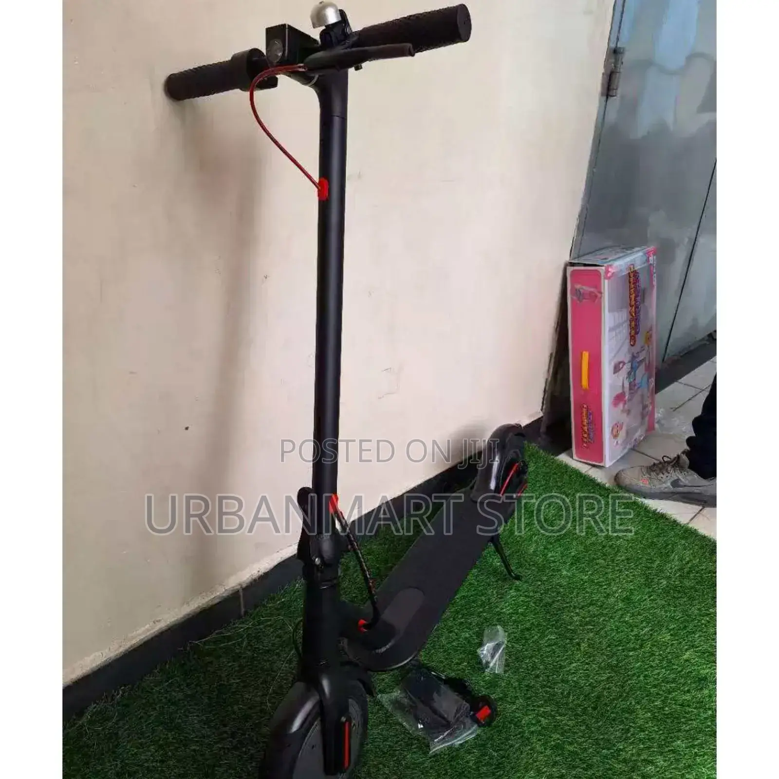 Adult 350w Electric Scooter With 8.5′′ Honeycomb Tires – 30 Km Range”