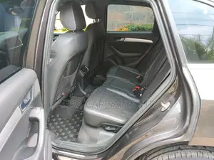Audi Q5 2.0T Premium AWD quattro 2016 Gray