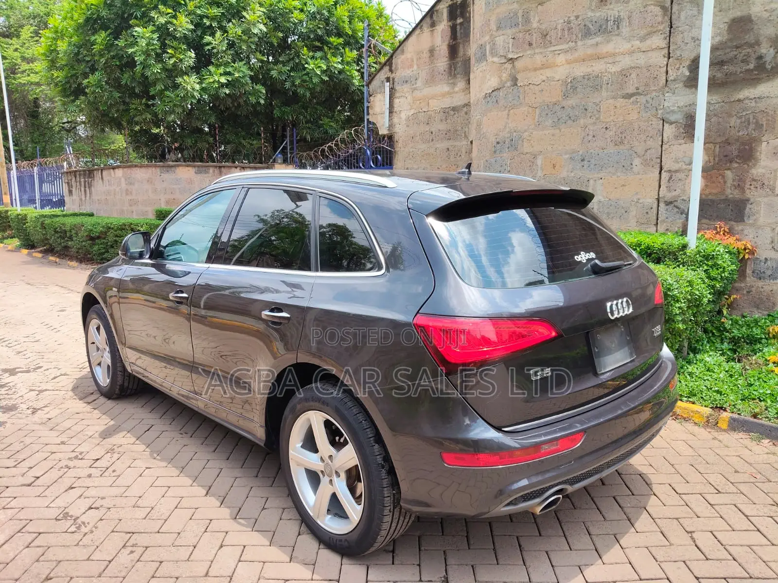 Audi Q5 2.0T Premium AWD quattro 2016 Gray
