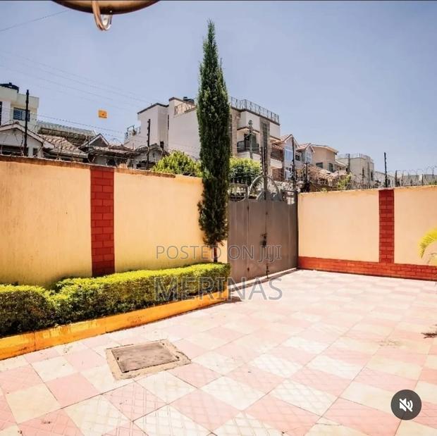 6bdrm Townhouse/Terrace in Royal Park Estate for sale - main view