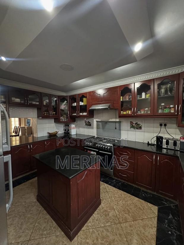 6bdrm Townhouse/Terrace in Royal Park Estate for sale - thumbnail 8