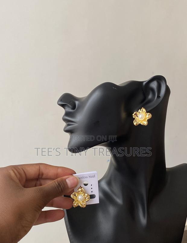 Flower Chunky Earrings - main view