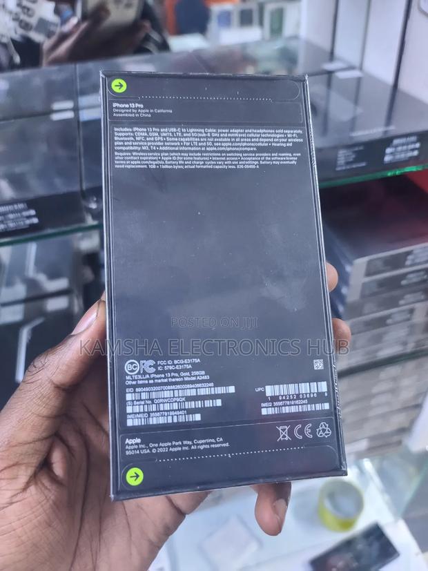 New Apple iPhone 13 Pro 256 GB Gold - thumbnail 3