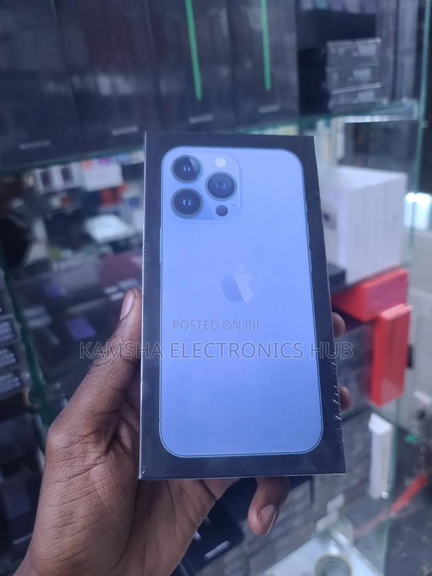 New Apple iPhone 13 Pro 256 GB Blue - main view