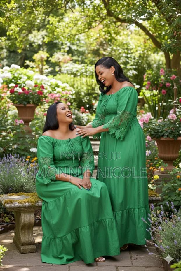 Elegant Green Off Shoulder Maxi Dress - thumbnail 2