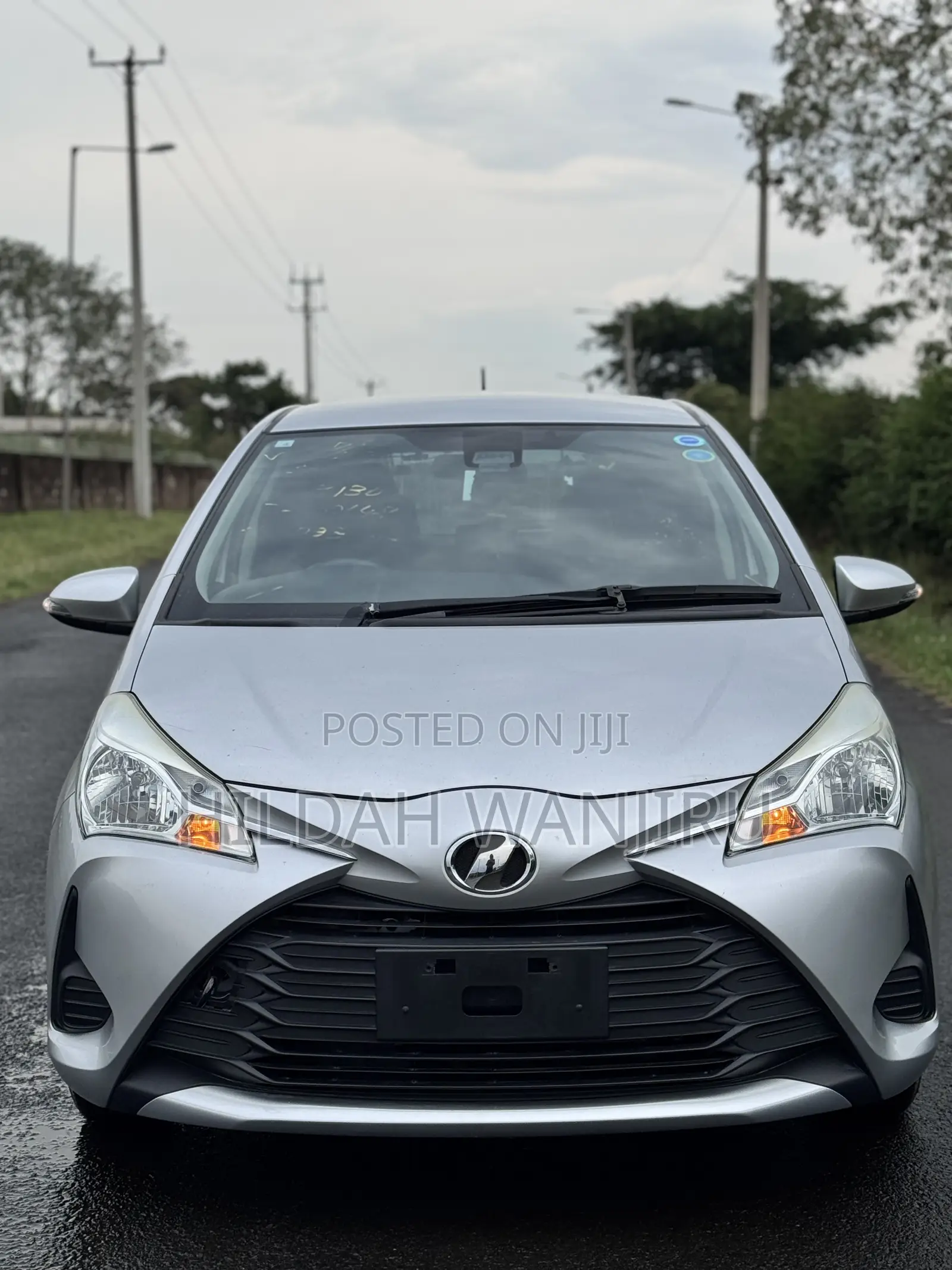 Toyota Vitz 2018 Silver