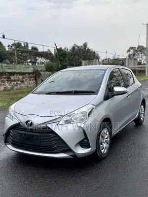 Toyota Vitz 2018 Silver