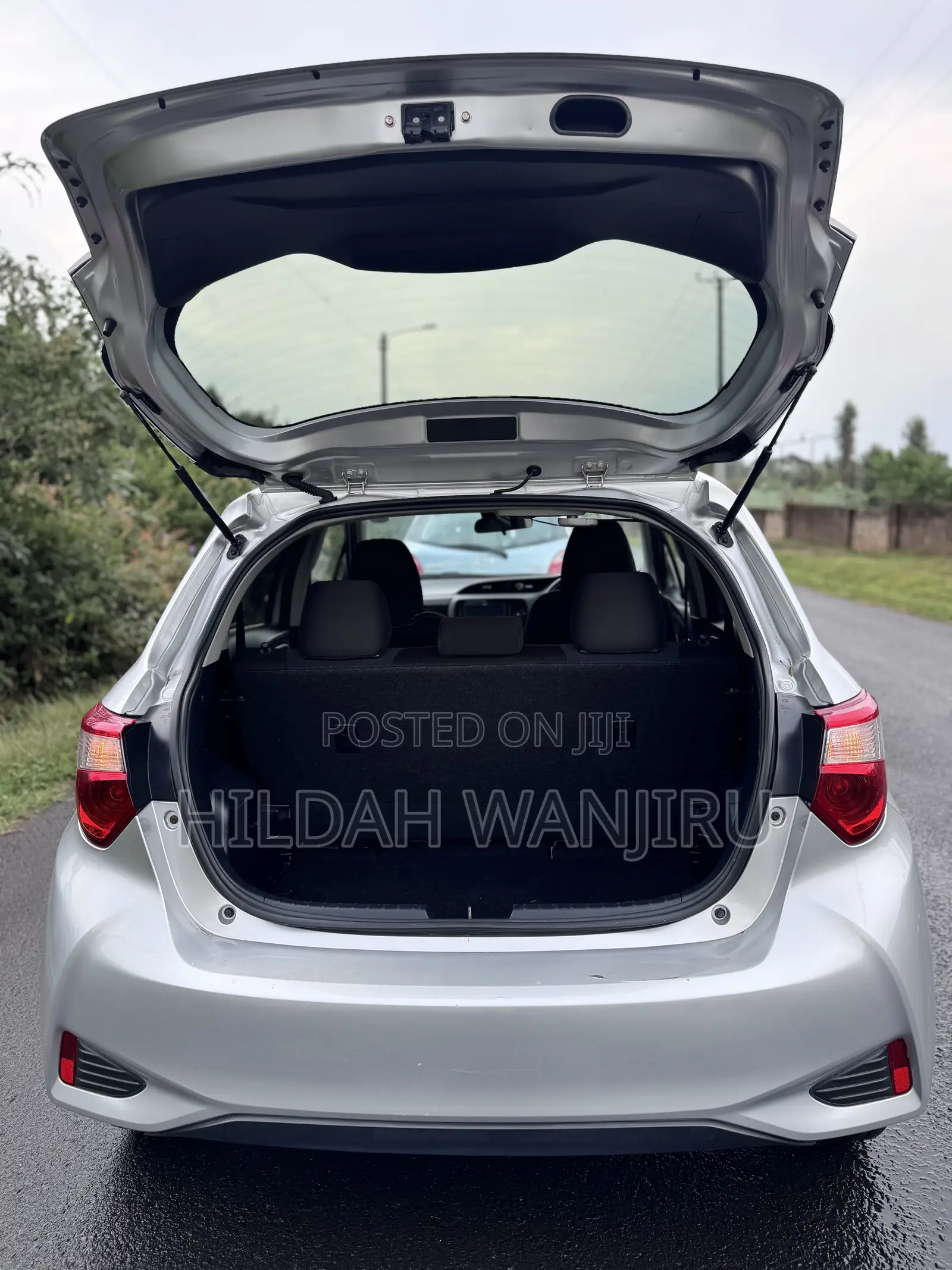 Toyota Vitz 2018 Silver