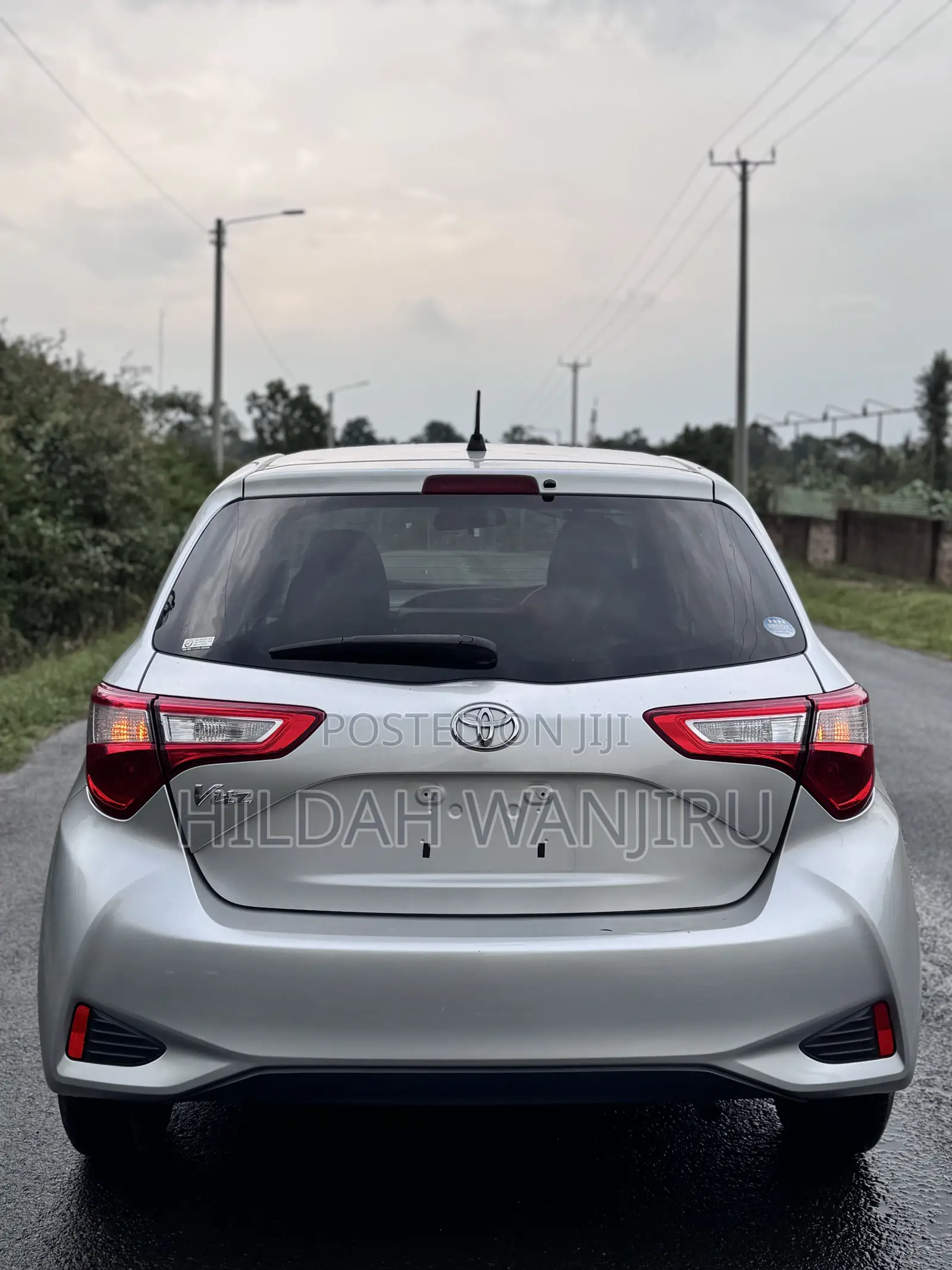 Toyota Vitz 2018 Silver