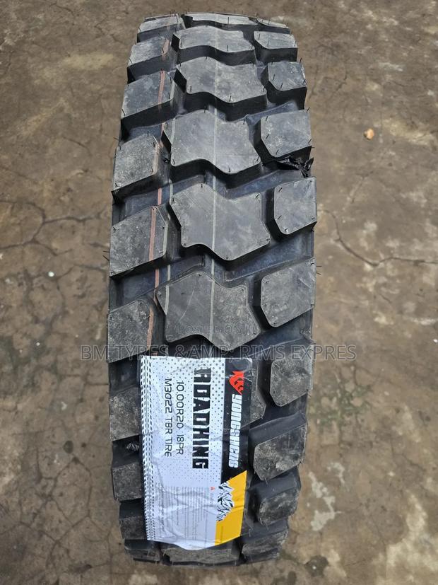 1000r20 Roadking Tyres (Diff) Commercial - main view