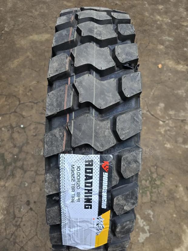 1000r20 Roadking Tyres (Diff) Commercial - thumbnail 2