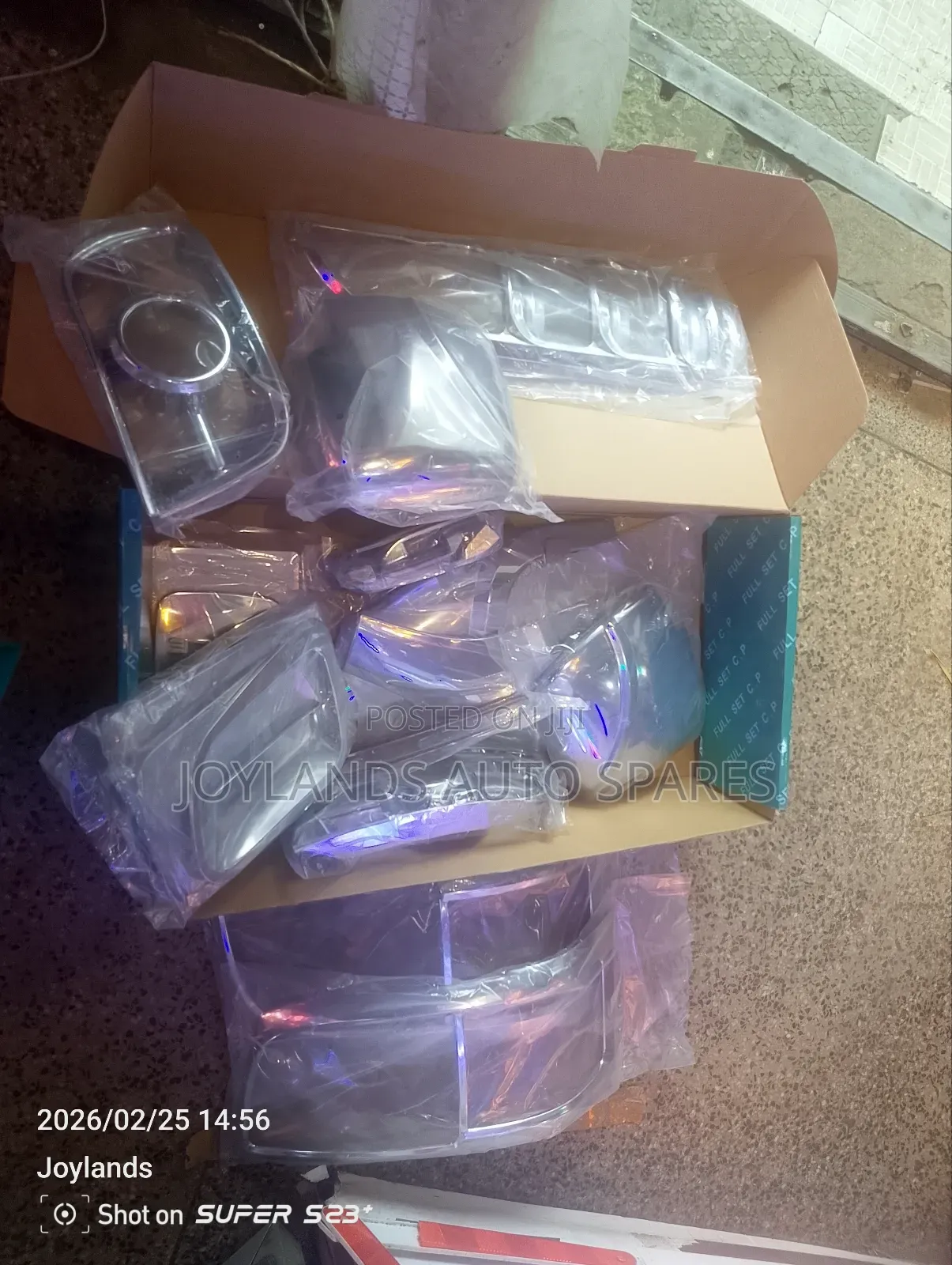 Hiace 7l 2005/2007/2008 Chrome Kits
