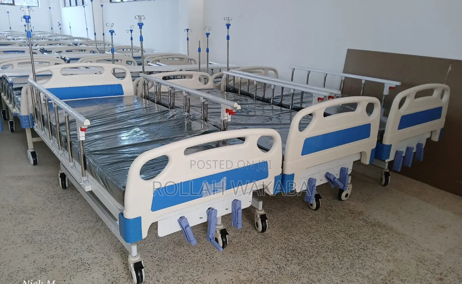 3 Crank Manual Abs Bed With Mattress