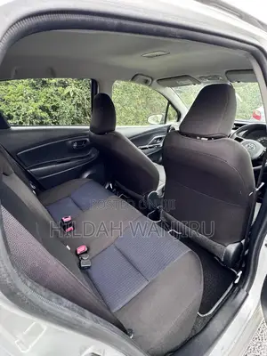 Toyota Vitz 2018 Silver