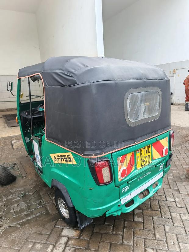 Piaggio 2022 Green - thumbnail 4