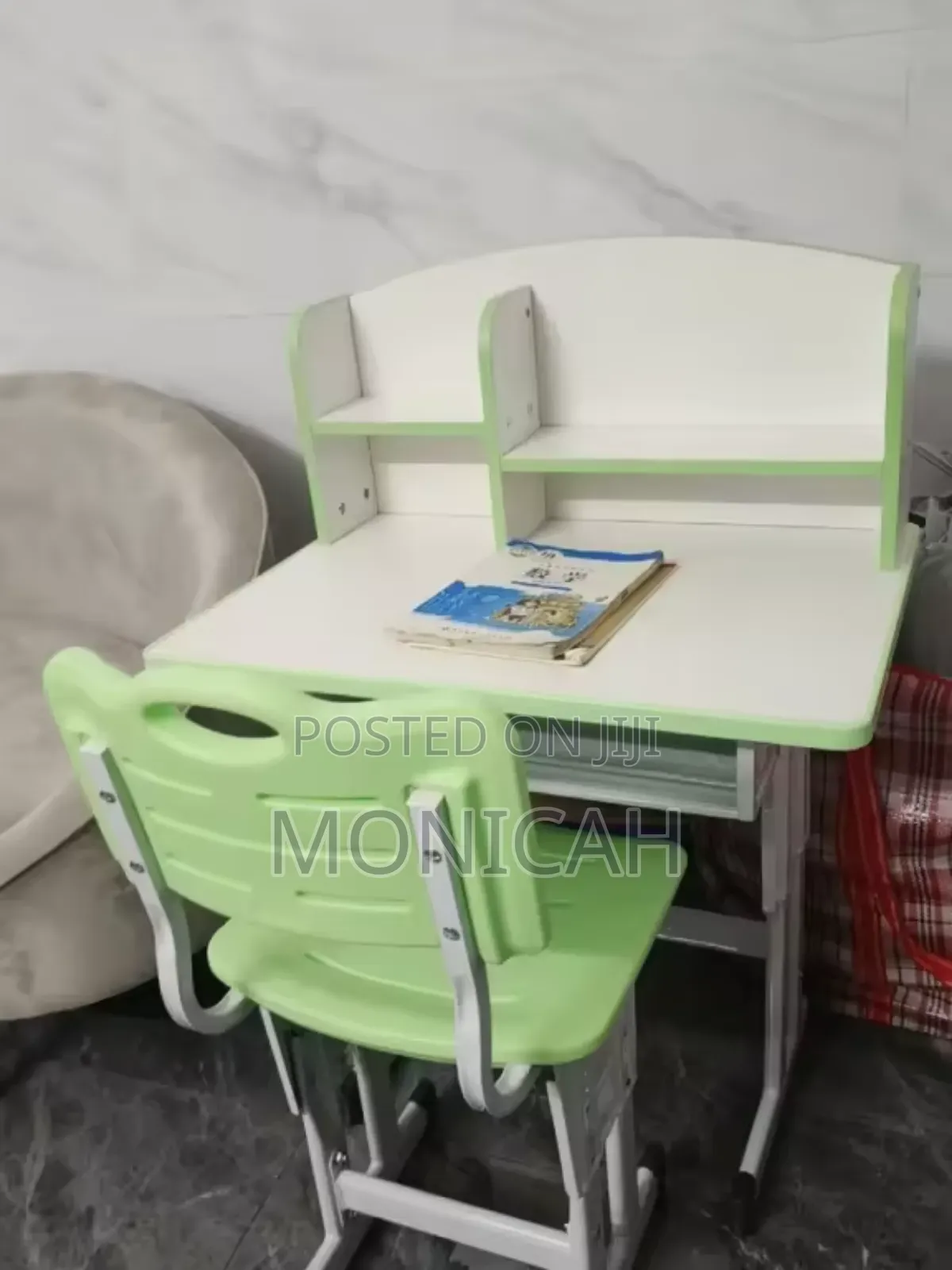 New Ergonomic Children’S Learning Desk With Bookshelf