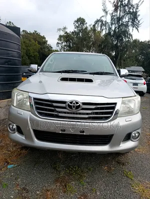 Toyota Hilux 2016 Silver